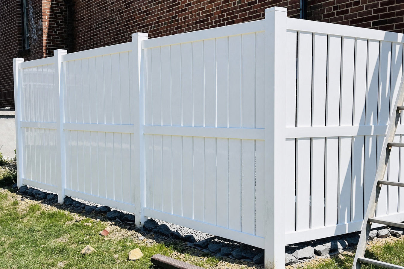 Vinyl fence installation in Gainesville, FL